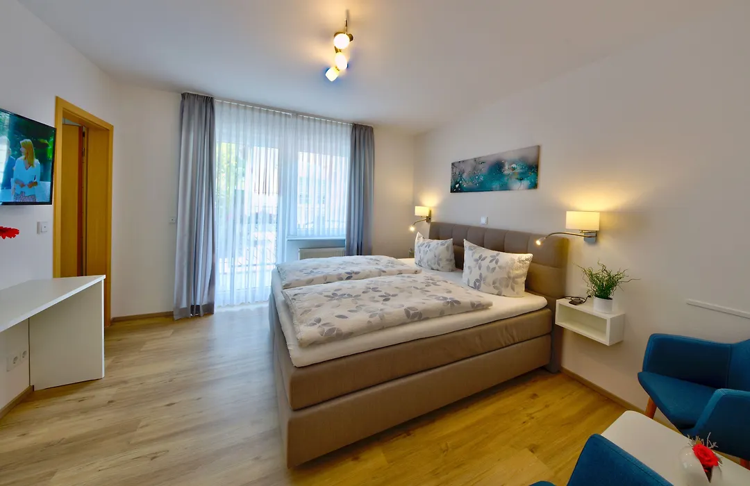 Ferienweingut Klaus Thiesen Gästezimmer und Apartments-1